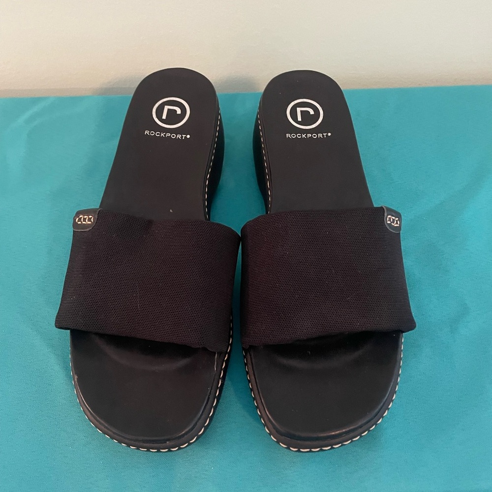 Women’s Rockport Black Cloth Slip On Sandals 8 NWOT